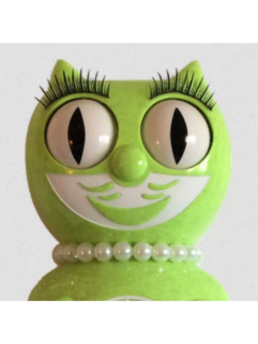 RETIRED Urban Outfitters Fun Chartreuse Lady Kit-Cat Clock LAST ONE! - Picture 2 of 3